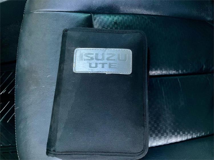 black isuzu mux 10.jpg